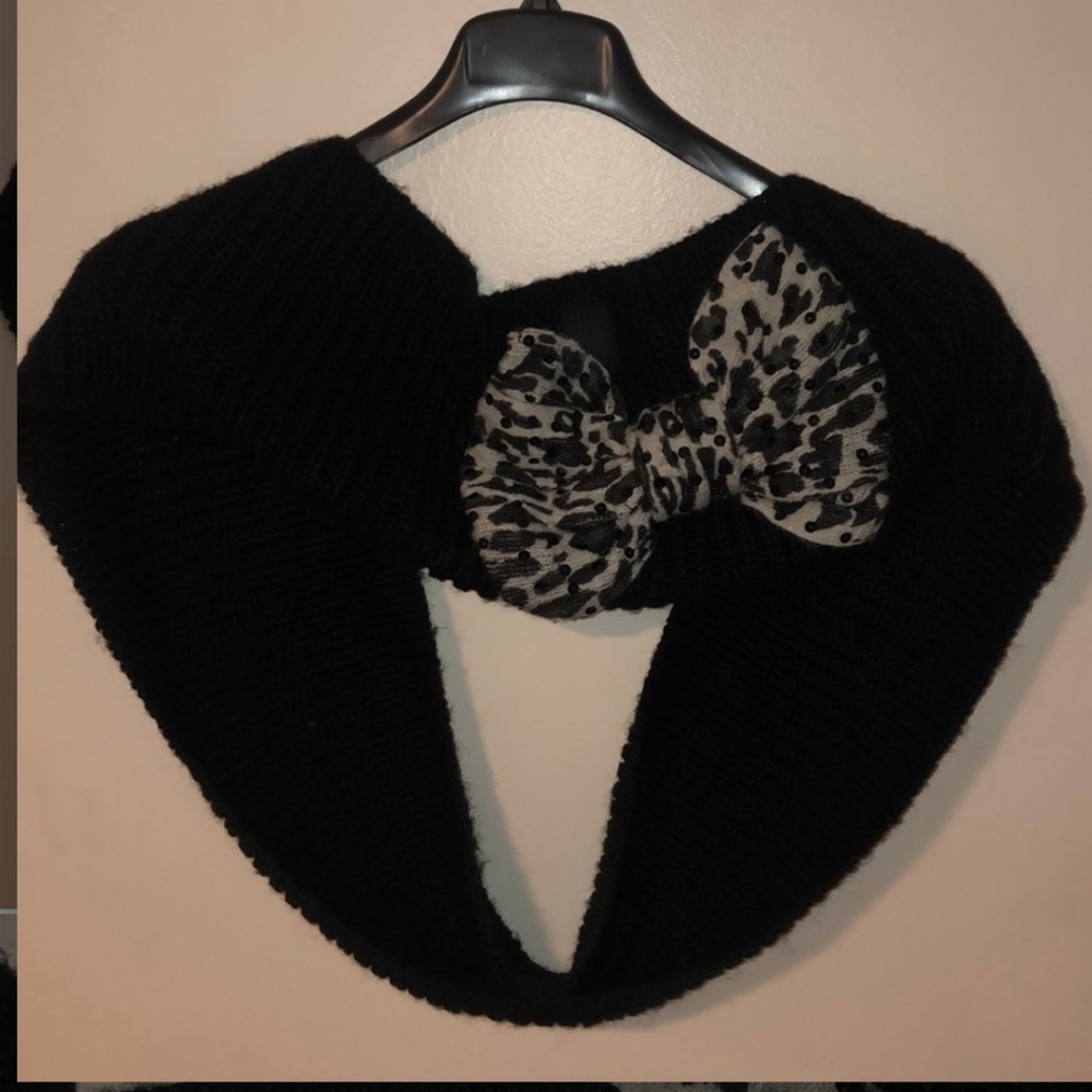 Betsey Johnson scarf